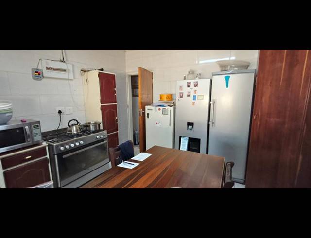 5 BEDROOM HOUSE FOR SALE IN PRETORIA GARDENS